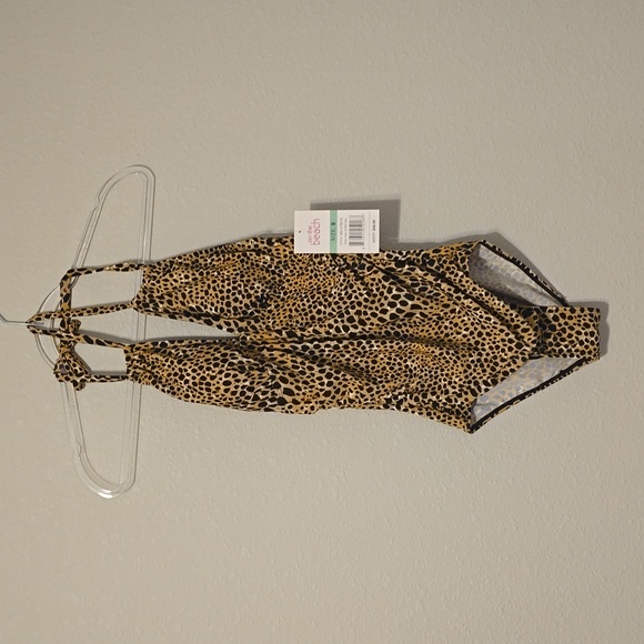 On the beach size 8 - Picture 1 of 2